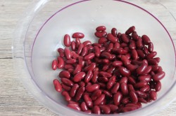 название картинки Салат с шампиньонами и фасолью