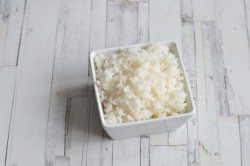 название картинки Салат с горбушей консервированной рисом и яйцом