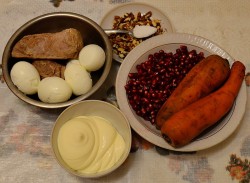 название картинки Салат с говядиной и гранатами, грецкими орехами