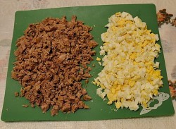 название картинки Салат с говядиной и гранатами, грецкими орехами