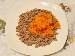 название картинки Салат с говядиной и гранатами, грецкими орехами