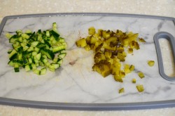 Салат с говядиной и маринованными огурцами