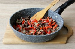 название картинки Салат с говядиной и огурцами