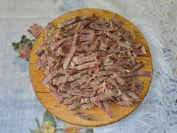 название картинки Салат с говядиной, болгарским перцем и соевым соусом