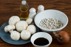 название картинки Постный салат с грибами и фасолью