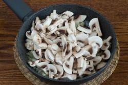 название картинки Постный салат с грибами и фасолью