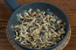 название картинки Постный салат с грибами и фасолью