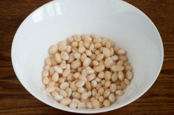 название картинки Постный салат с грибами и фасолью