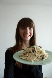 название картинки Салат из корня сельдерея с грибами и курицей