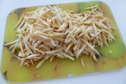 название картинки Салат из корня сельдерея с грибами и курицей