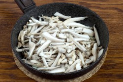 Салат с грибами вешенками