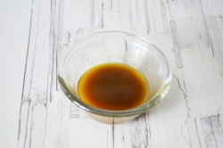 Салат с инжиром, моцареллой и рукколой