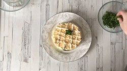 Салат с жареной картошкой