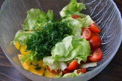 название картинки Салат с жареным адыгейским сыром и помидорами