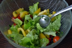 название картинки Салат с жареным адыгейским сыром и помидорами