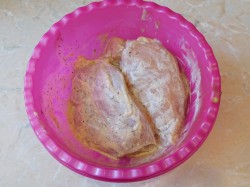 название картинки Салат с жареной курицей