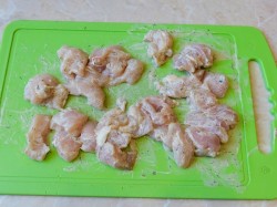 название картинки Салат с жареной курицей