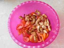 название картинки Салат с жареной курицей