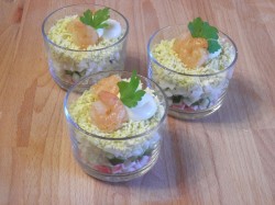 название картинки Салат с жареными креветками на Новый год