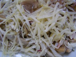 Салат с кальмарами и грибами