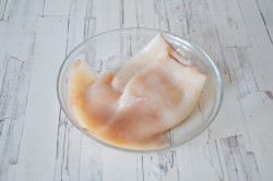 Салат с кальмарами и сыром