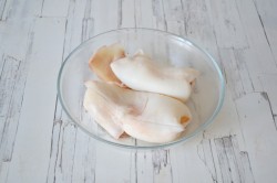 Салат с кальмарами и сыром