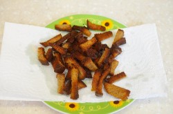 Салат с кириешками кукурузой и фасолью