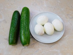 название картинки Салат с колбасой и свежими огурцами