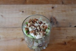 Салат с копченой курицей и черносливом