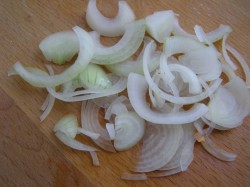 название картинки Салат с копченой курицей и грибами шампиньонами