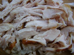 название картинки Салат с копченой курицей и грибами шампиньонами