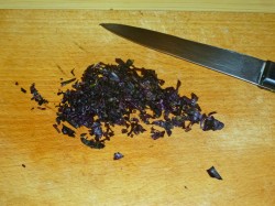 название картинки Салат с копченой курицей и огурцом