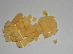 название картинки Салат с копченой курицей и сухариками