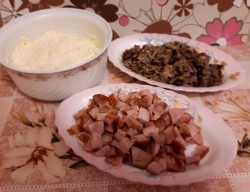 название картинки Салат с копченой курицей Муж любимый