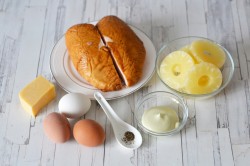 название картинки Салат с копченой куриной грудкой и ананасами