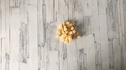 Салат с копчёной курицей и помидорами