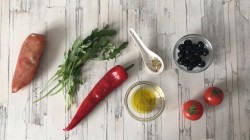 Салат с копчёной курицей и болгарским перцем