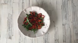 Салат с копчёной курицей и болгарским перцем