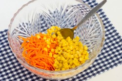 название картинки Салат с корейской морковью и кукурузой
