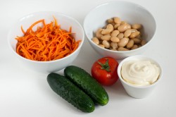 название картинки Салат с корейской морковью и огурцом