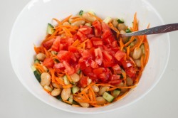 название картинки Салат с корейской морковью и огурцом