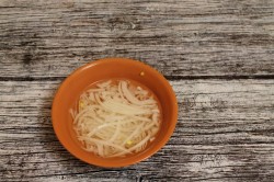 название картинки Салат с корейской морковью и сухариками