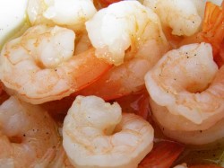 Салат с королевскими креветками