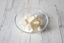 Салат крабовые палочки помидоры сыр