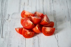 Салат с фасолью и крабовыми палочками