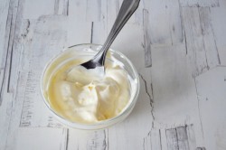 Салат с фасолью и крабовыми палочками