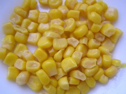 Салат с крабовыми палочками, луком, зеленью и майонезом - шаг 3 Салат с крабовыми палочками, луком, зеленью и майонезом - шаг 3