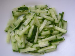 Салат с крабовыми палочками, луком, зеленью и майонезом - шаг 5 Салат с крабовыми палочками, луком, зеленью и майонезом - шаг 5