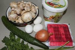 название картинки Салат с крабовыми палочками, огурцами и шампиньонами