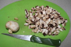 название картинки Салат с крабовыми палочками, огурцами и шампиньонами